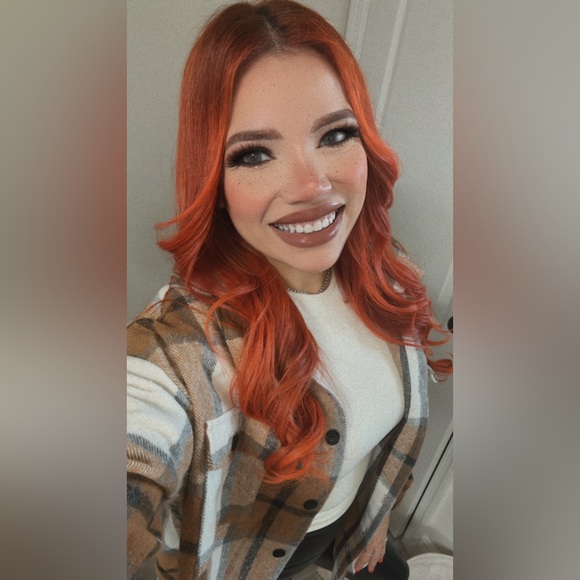 Meet your Posher, Melody - Picture 2 of 2